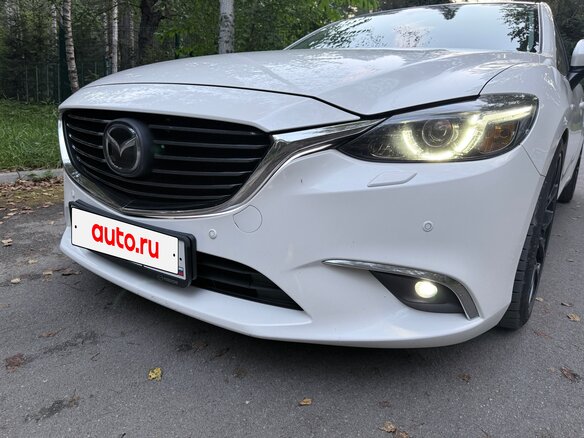 2016 Mazda 6 III (GJ) Рестайлинг, белый, 2600000 рублей - вид 16