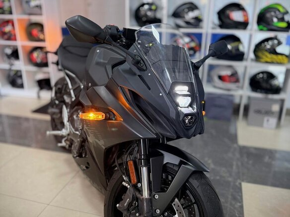 2024 Suzuki GSX-8R, чёрный, 827815 рублей - вид 1