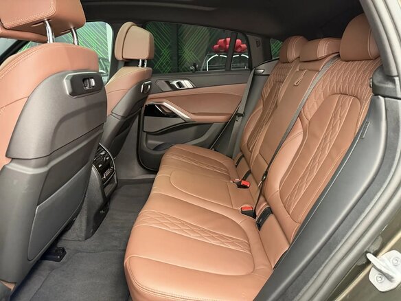 2025 BMW X6 40i III (G06) Рестайлинг, серый, 15850000 рублей - вид 15