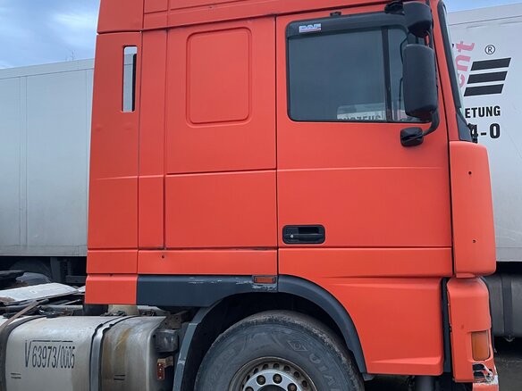 1998 DAF XF 95, оранжевый, 600000 рублей - вид 1