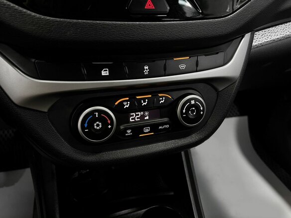 2018 Lada (ВАЗ) Vesta SW Cross I, белый, 985000 рублей - вид 14