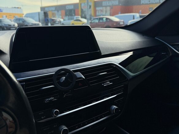 2018 BMW 5 серии 520i VII (G30/G31/G38), чёрный, 3000000 рублей - вид 33