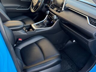 2021 Toyota RAV4 V (XA50), синий, 3700000 рублей, вид 5