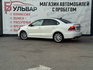 2018 Volkswagen Polo V Рестайлинг, белый, 1370000 рублей, вид 4