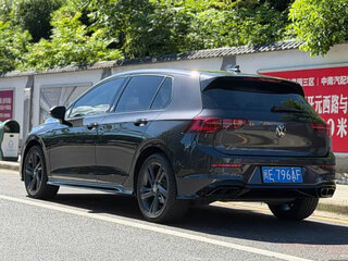 2023 Volkswagen Golf VIII, серый, 1650000 рублей, вид 4