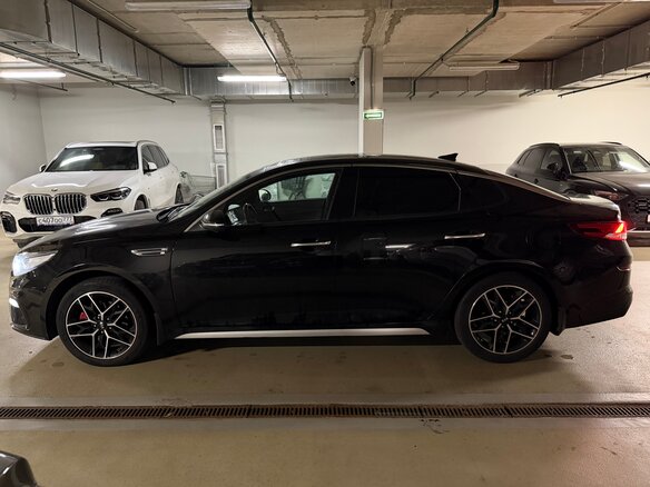 2019 Kia Optima IV Рестайлинг, чёрный, 2300000 рублей - вид 1
