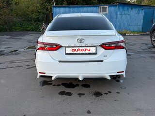 2022 Toyota Camry VIII (XV70) Рестайлинг, белый, 2100000 рублей, вид 5