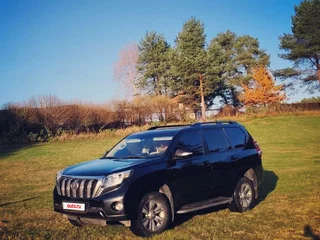 2015 Toyota Land Cruiser Prado 150 Series Рестайлинг 1, чёрный, 3550000 рублей, вид 1