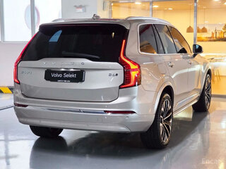 2026 Volvo XC90 B6 II Рестайлинг 2, серебристый, 9047700 рублей, вид 2