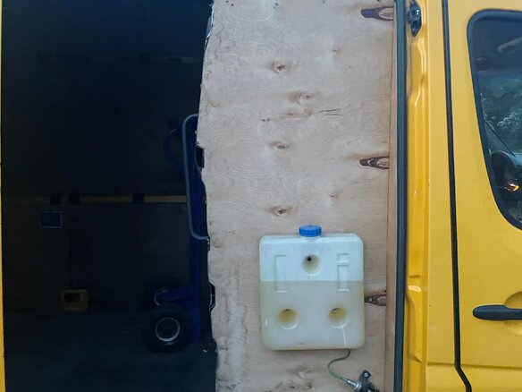 2010 Mercedes-Benz Sprinter, жёлтый, 1150000 рублей - вид 9
