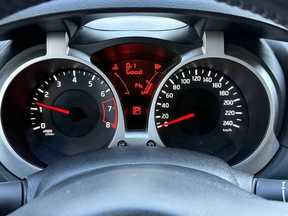 2011 Nissan Juke I, белый - вид 12