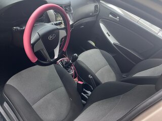 2011 Hyundai Solaris I, бежевый, 700000 рублей, вид 2