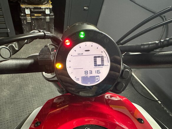 2020 Yamaha XSR700, красный, 835000 рублей - вид 12