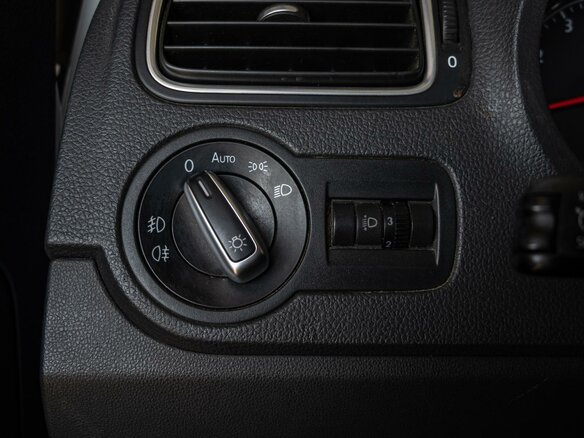 2017 Volkswagen Polo V Рестайлинг, белый, 1150000 рублей - вид 19