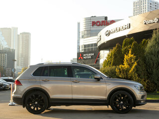 2018 Volkswagen Tiguan II, бежевый, 3318000 рублей, вид 3