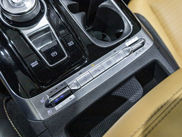 2020 Kia Carnival IV, чёрный, 3890700 рублей - вид 22