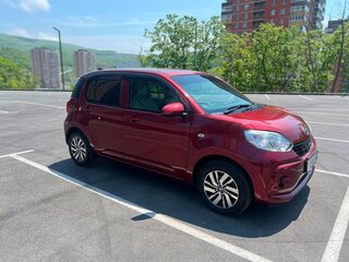 2017 Toyota Passo III, красный, 865000 рублей, вид 3