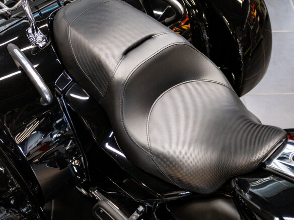 2023 Harley-Davidson Road Glide 3, чёрный, 3790000 рублей - вид 13