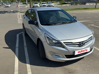 2015 Hyundai Solaris I Рестайлинг, серебристый, 1025000 рублей, вид 3