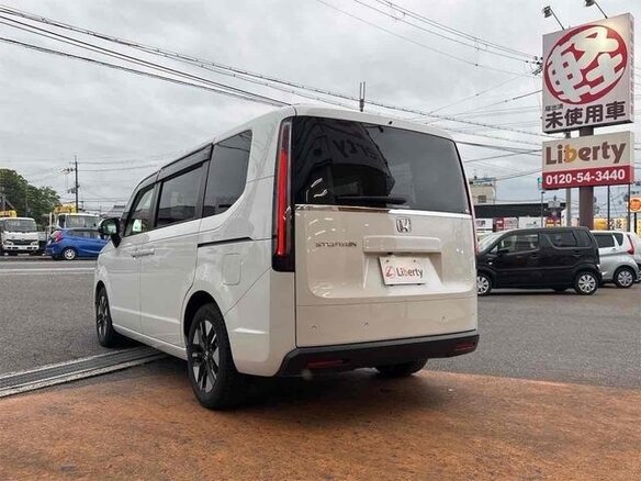 2023 Honda Stepwgn VI, белый, 1730000 рублей - вид 7