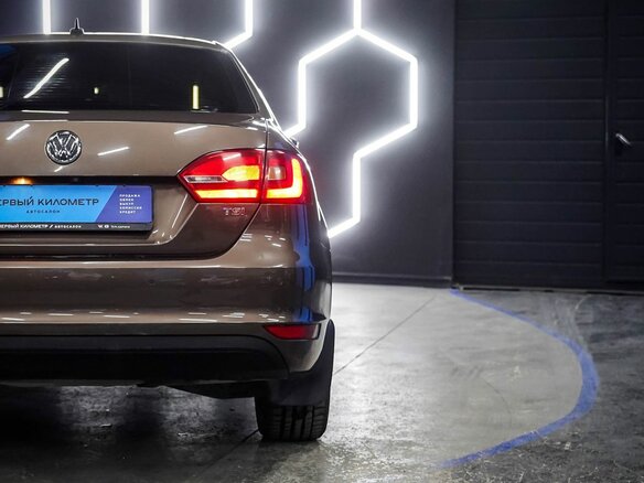 2013 Volkswagen Jetta VI, коричневый, 1250000 рублей - вид 17