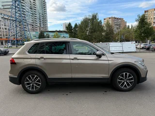 2021 Volkswagen Tiguan II Рестайлинг, коричневый, 2990000 рублей, вид 4
