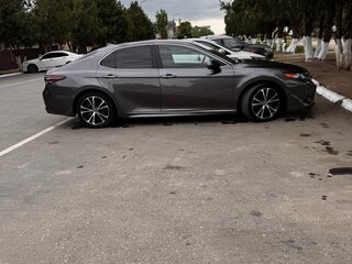 2018 Toyota Camry VIII (XV70), серый, 2300000 рублей, вид 4