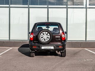 2010 Chevrolet Niva I Рестайлинг, коричневый, 440000 рублей, вид 4