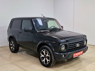 2020 Lada (ВАЗ) 2121 (4x4) Urban I Рестайлинг (2020), чёрный, 760000 рублей, вид 3