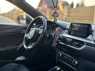 2018 Mazda 6 III (GJ) Рестайлинг, белый, 2400000 рублей, вид 3