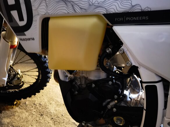 2025 Husqvarna FE 350 PRO, белый, 990000 рублей - вид 14