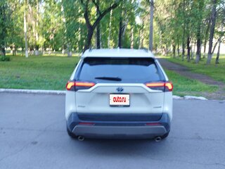 2020 Toyota RAV4 V (XA50), белый, 4200000 рублей, вид 4