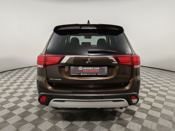 2021 Mitsubishi Outlander III Рестайлинг 3, коричневый, 2249000 рублей - вид 5
