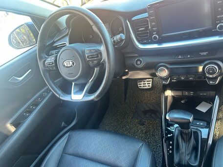 2020 Kia Stonic I, синий, 1750000 рублей, вид 5