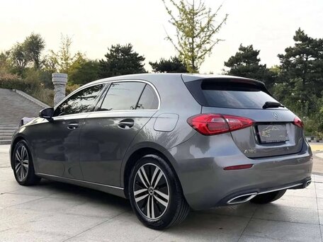 2020 Mercedes-Benz A-Класс 180 IV (W177), серый, 2155000 рублей, вид 4