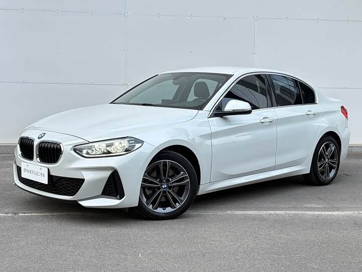 Открыть фотографии: BMW 1 серии III (F52) Рестайлинг