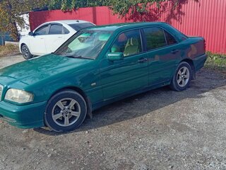 1998 Mercedes-Benz C-Класс 200 I (W202) Рестайлинг, зелёный, 350000 рублей, вид 2
