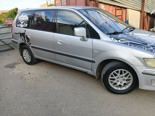 2002 Mitsubishi Space Wagon III, серебристый, 335000 рублей, вид 4