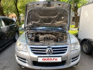 2007 Volkswagen Touareg I Рестайлинг, серебристый, 1400000 рублей, вид 5