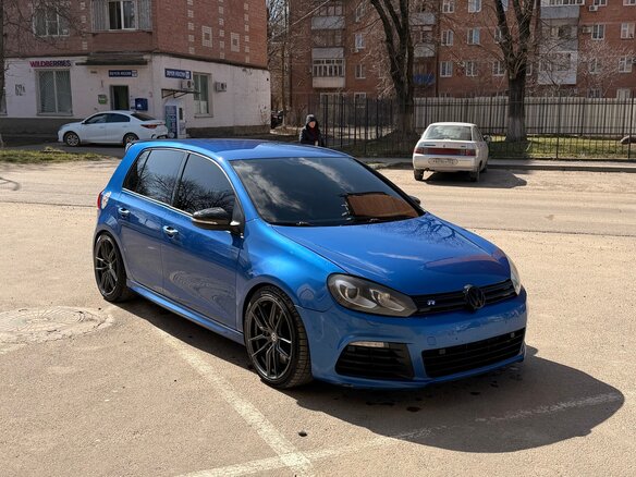 2012 Volkswagen Golf R VI, синий, 1570000 рублей