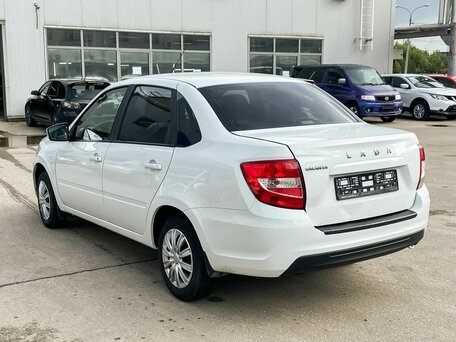 2024 Lada (ВАЗ) Granta I Рестайлинг, белый, 700000 рублей, вид 4