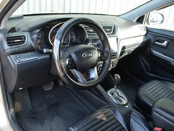 2013 Kia Rio III, бежевый, 619999 рублей - вид 10