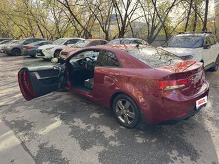 2011 Kia Cerato Koup II, красный, 880000 рублей, вид 3