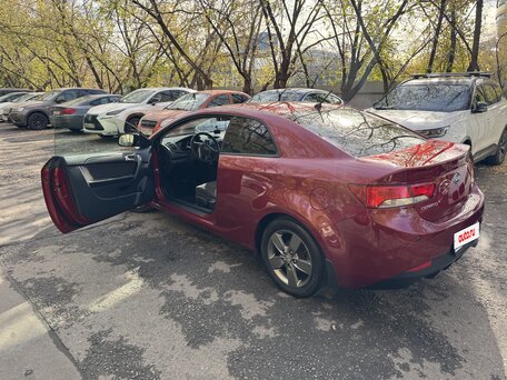 2011 Kia Cerato Koup II, красный, 880000 рублей, вид 3