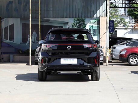 2026 Volkswagen T-Roc I (China Market) Рестайлинг, чёрный, 2350000 рублей, вид 3