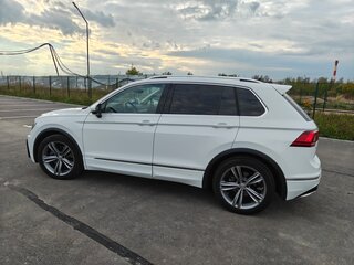 2019 Volkswagen Tiguan II, белый, 3990000 рублей, вид 4