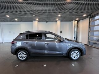 2021 Kia Rio X IV Рестайлинг, серый, 1575000 рублей, вид 2