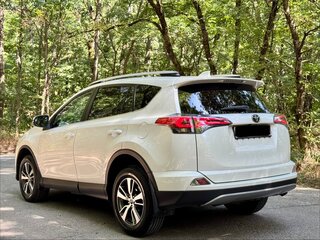 2017 Toyota RAV4 IV (XA40) Рестайлинг, белый, 2299000 рублей, вид 3