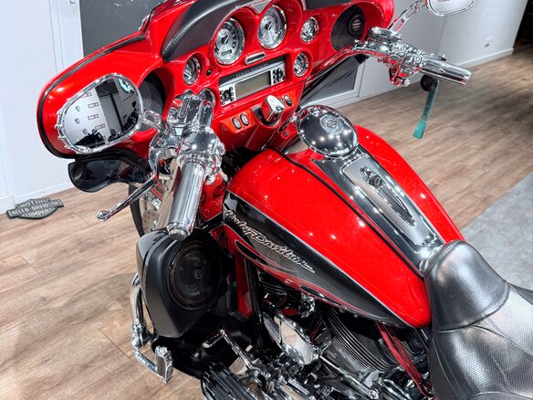 2011 Harley-Davidson CVO Limited, красный, 1599000 рублей - вид 20