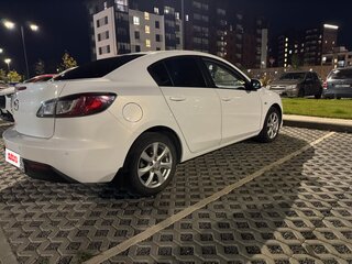 2011 Mazda 3 II (BL) Рестайлинг, белый, 900000 рублей, вид 3